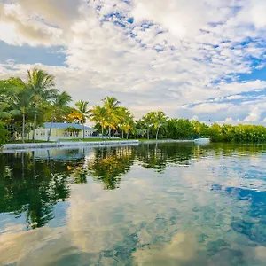 coconut-mallory-resort-and-marina-by-kees-vacations.hotels-in-key-west.com/